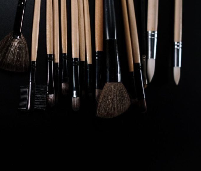 Alternative makeup brushes and cosmetics sizing guide for goth and emo styling